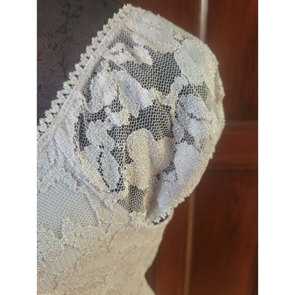 Gold Beige Lace Cap Sleeve Top With Satin Ribbon Detail & Button Accents Womens - Picture 4 of 8